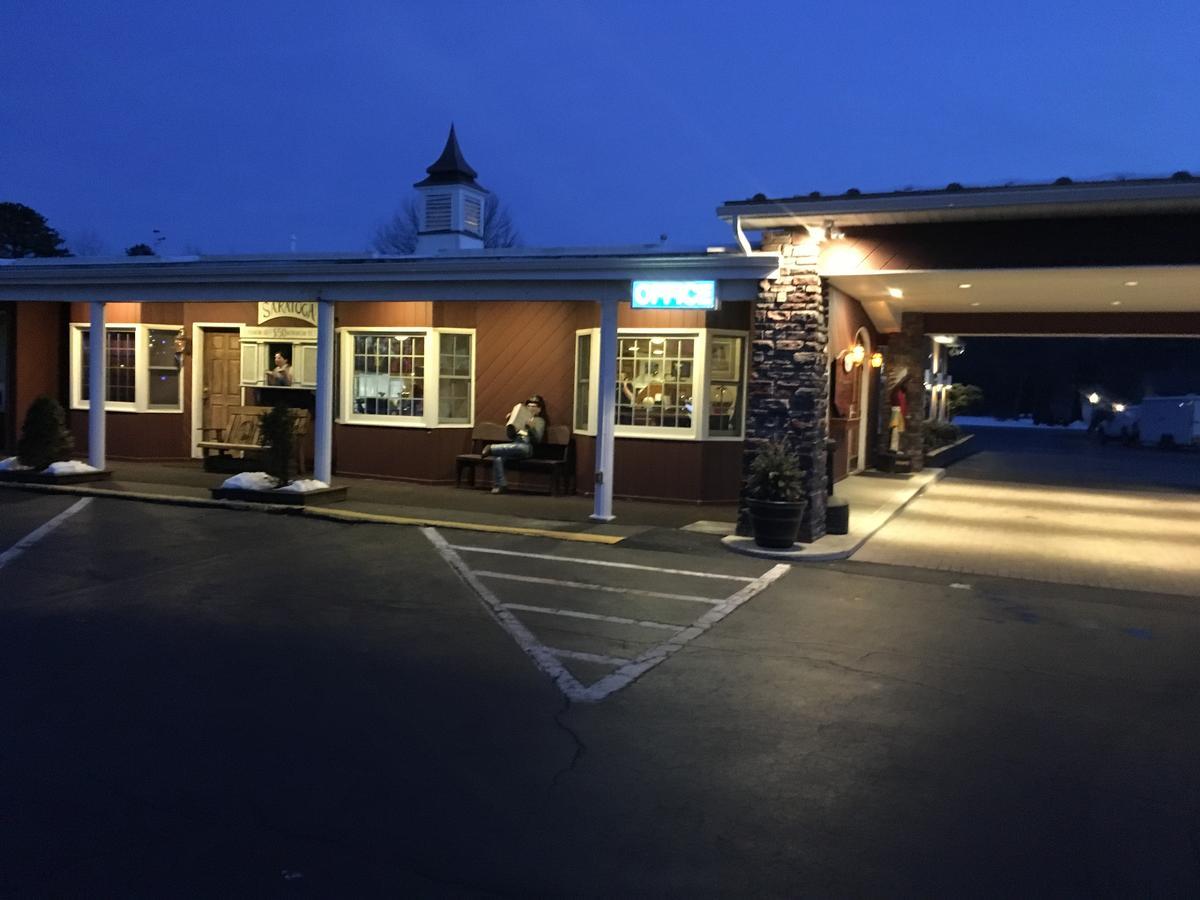 Landmark Motor Inn Glens Falls Exteriér fotografie
