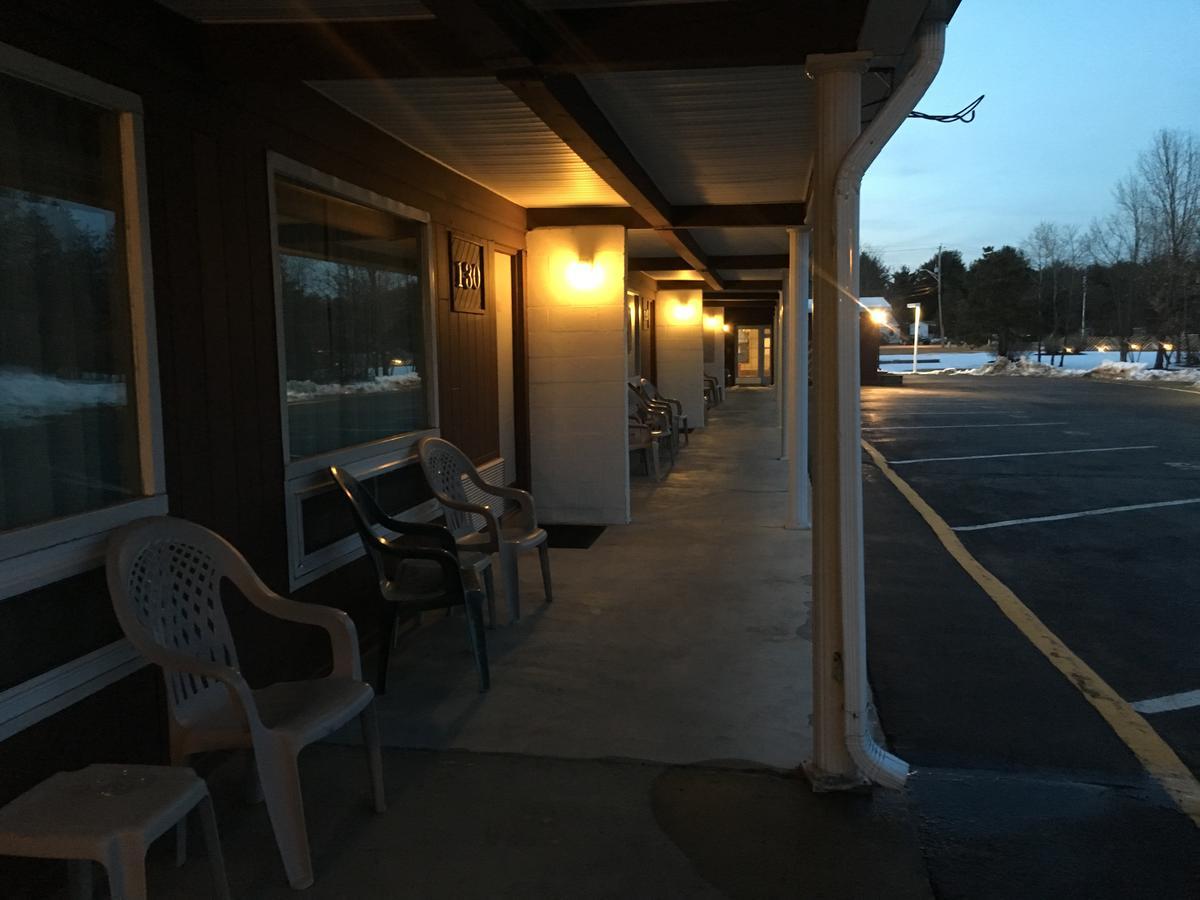 Landmark Motor Inn Glens Falls Exteriér fotografie